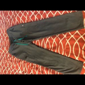 Figs Yola in S/P - Gray